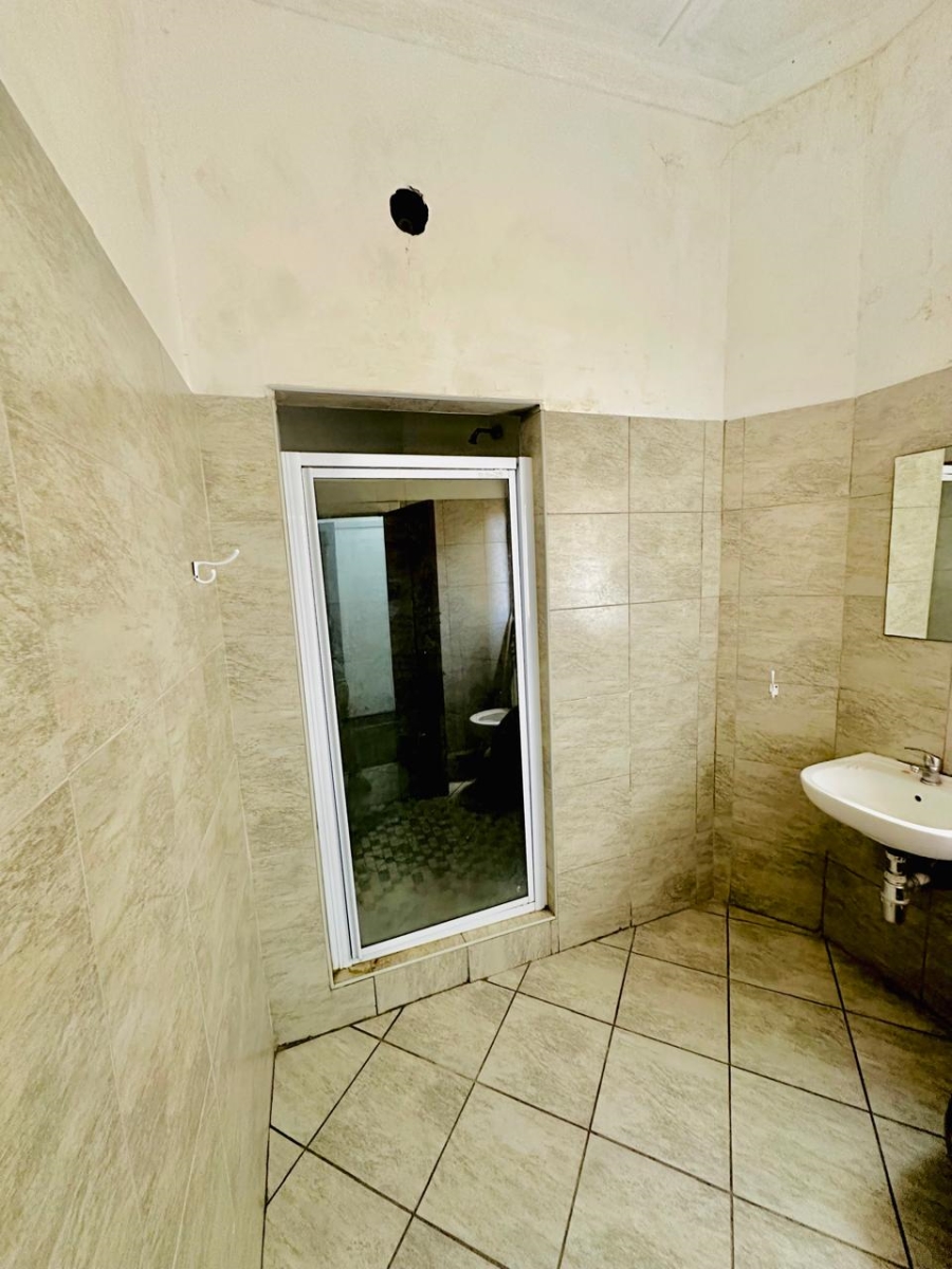 To Let 1 Bedroom Property for Rent in Southernwood Eastern Cape